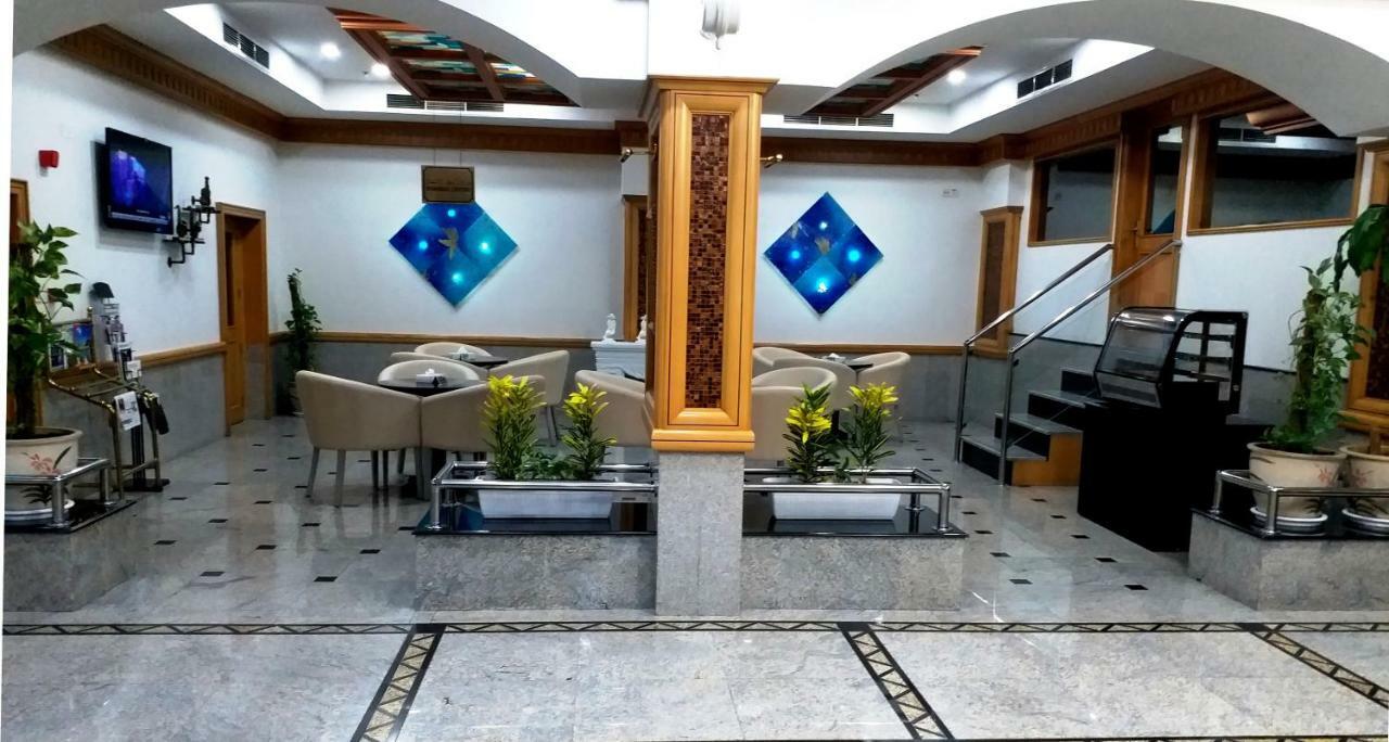 Taj Plaza Hotel Manama Eksteriør billede