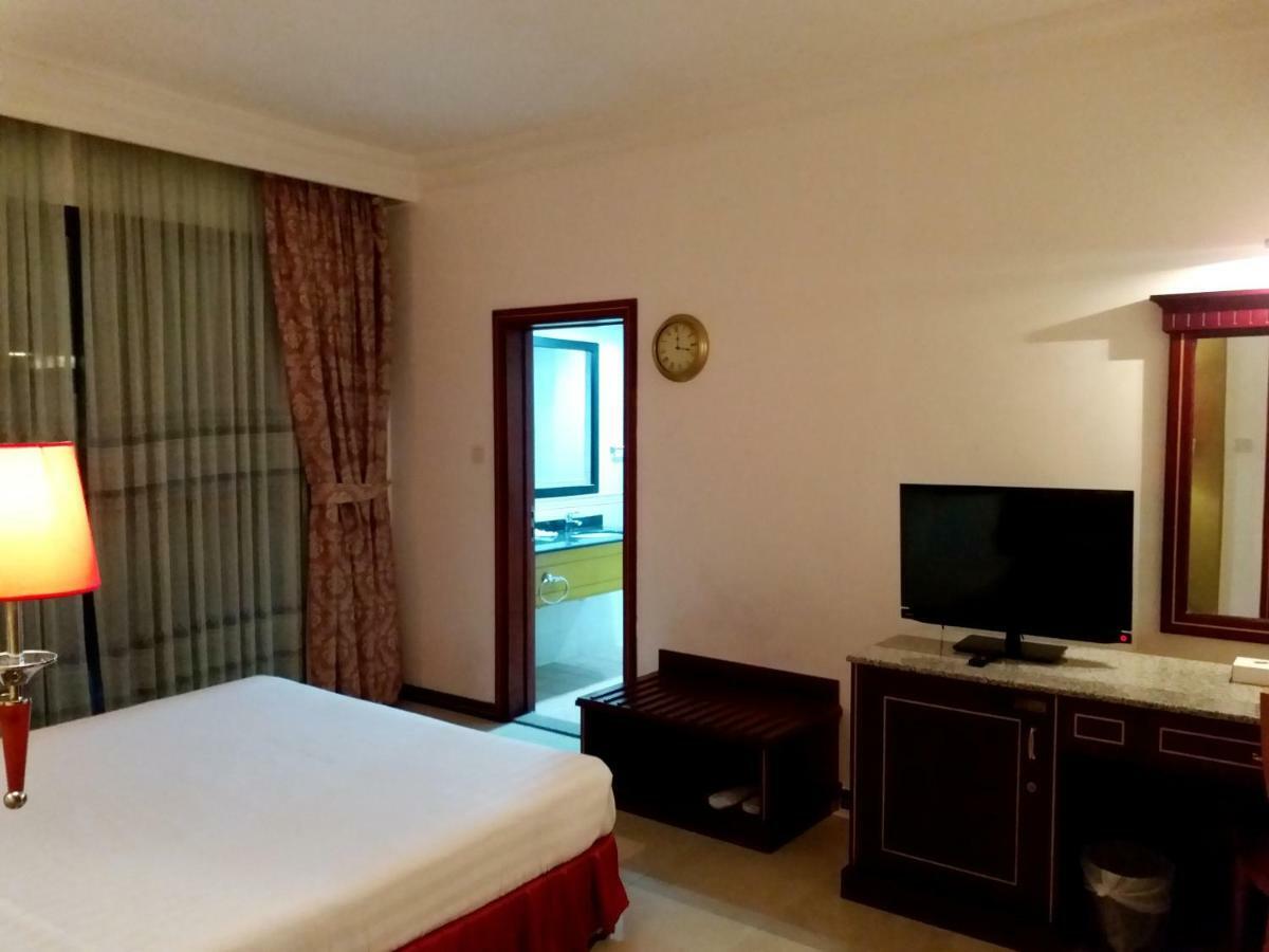 Taj Plaza Hotel Manama Eksteriør billede
