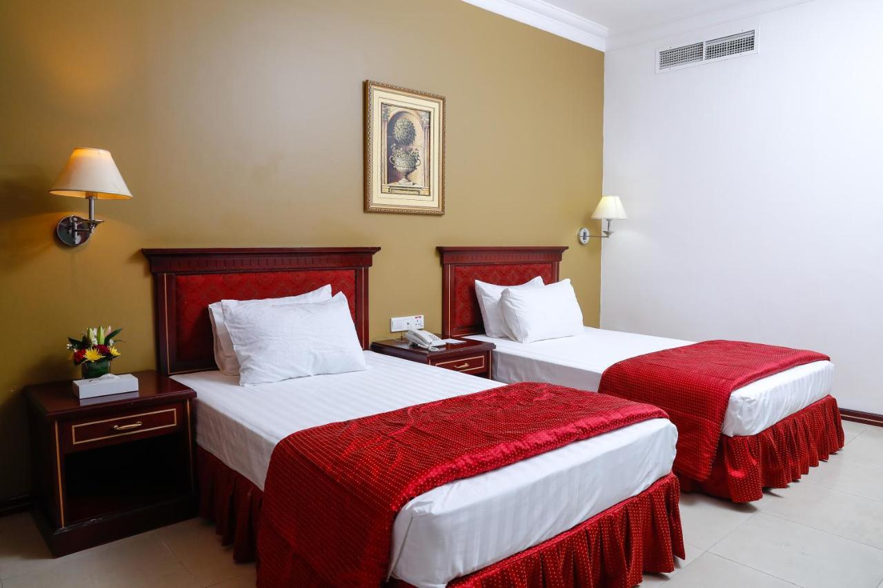 Taj Plaza Hotel Manama Eksteriør billede